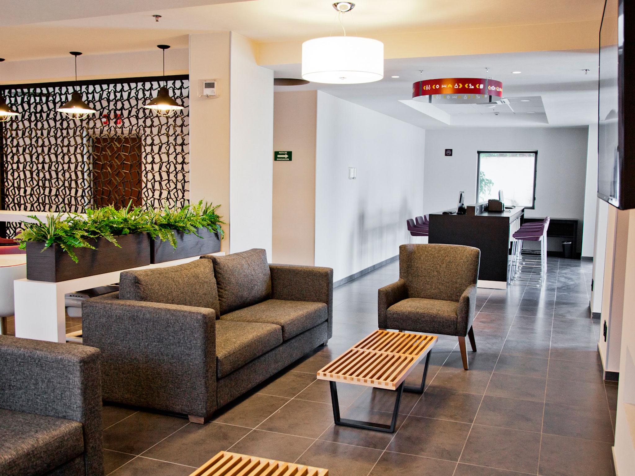 City Express Suites By Marriott Tijuana Rio エクステリア 写真